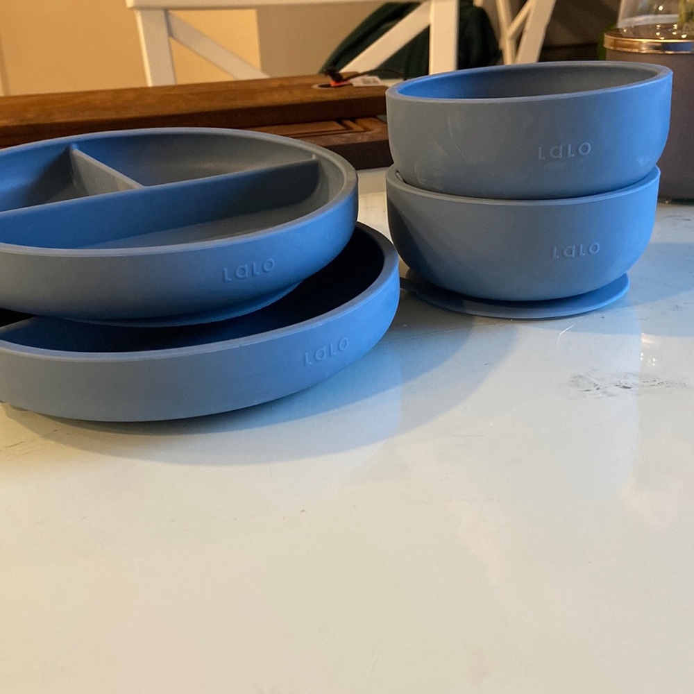 Lalo blue silicone plates and bowls in great condition